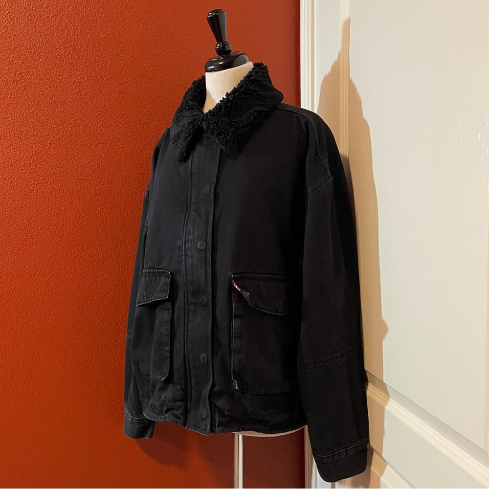 Levi’s‎ Women’s Big E Faded Black Full Zip Boxy Bubble Sherpa Trucker Jacket